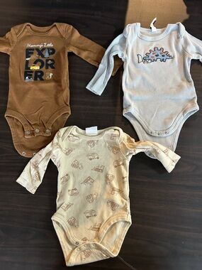 Long-Sleeve One-Piece Bodysuit Pack of 3, 3 month and 3-6mo mixed brands